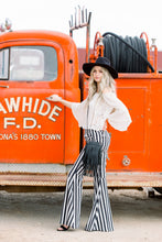 Load image into Gallery viewer, CHIC931-BLACK