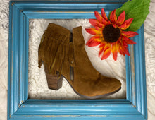 Load image into Gallery viewer, Walk with Elle
