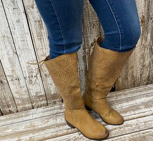 Revolution Mata Boots