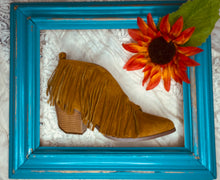 Load image into Gallery viewer, Walk with Carrie
