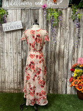 Load image into Gallery viewer, Short Sleeved Floral High/Low Dress
