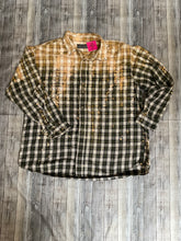Load image into Gallery viewer, Lucky Heifer Flannel
