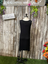 Load image into Gallery viewer, Black &amp; Creme Long Laced Tank Top
