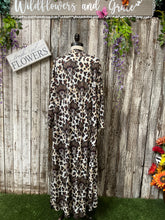 Load image into Gallery viewer, Leopard Headress Kimono
