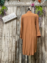 Load image into Gallery viewer, Button-Up Dresss
