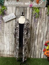 Load image into Gallery viewer, Leopard Headress Kimono
