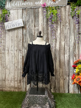 Load image into Gallery viewer, Black Off the Shoulder Long Sleeved Boho Top
