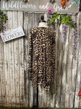 Load image into Gallery viewer, That Leopard Flair Top
