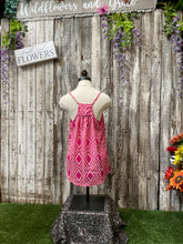 Load image into Gallery viewer, Pink Geometric Tank Top
