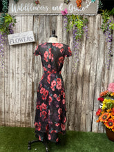 Load image into Gallery viewer, Short Sleeved Floral High/Low Dress
