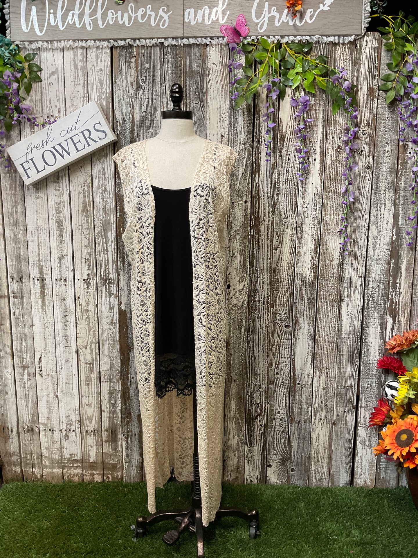 White N Lacey Vest Kimono